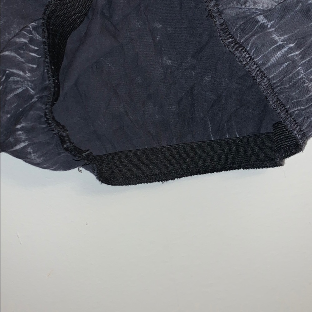 Crop top - Picture 2 of 3